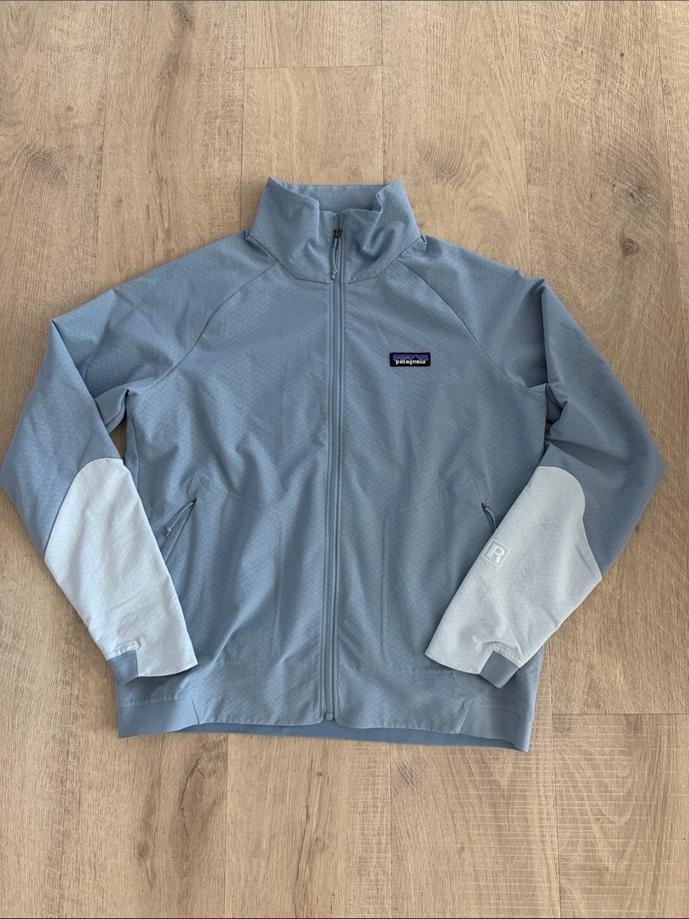 Patagonia R1 CrossStrata Technical Jacket Light Plume Grey size small